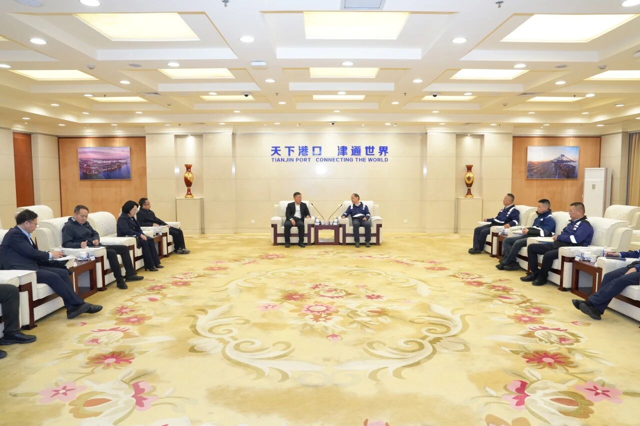 中远海运.jpg 中远海运.jpg